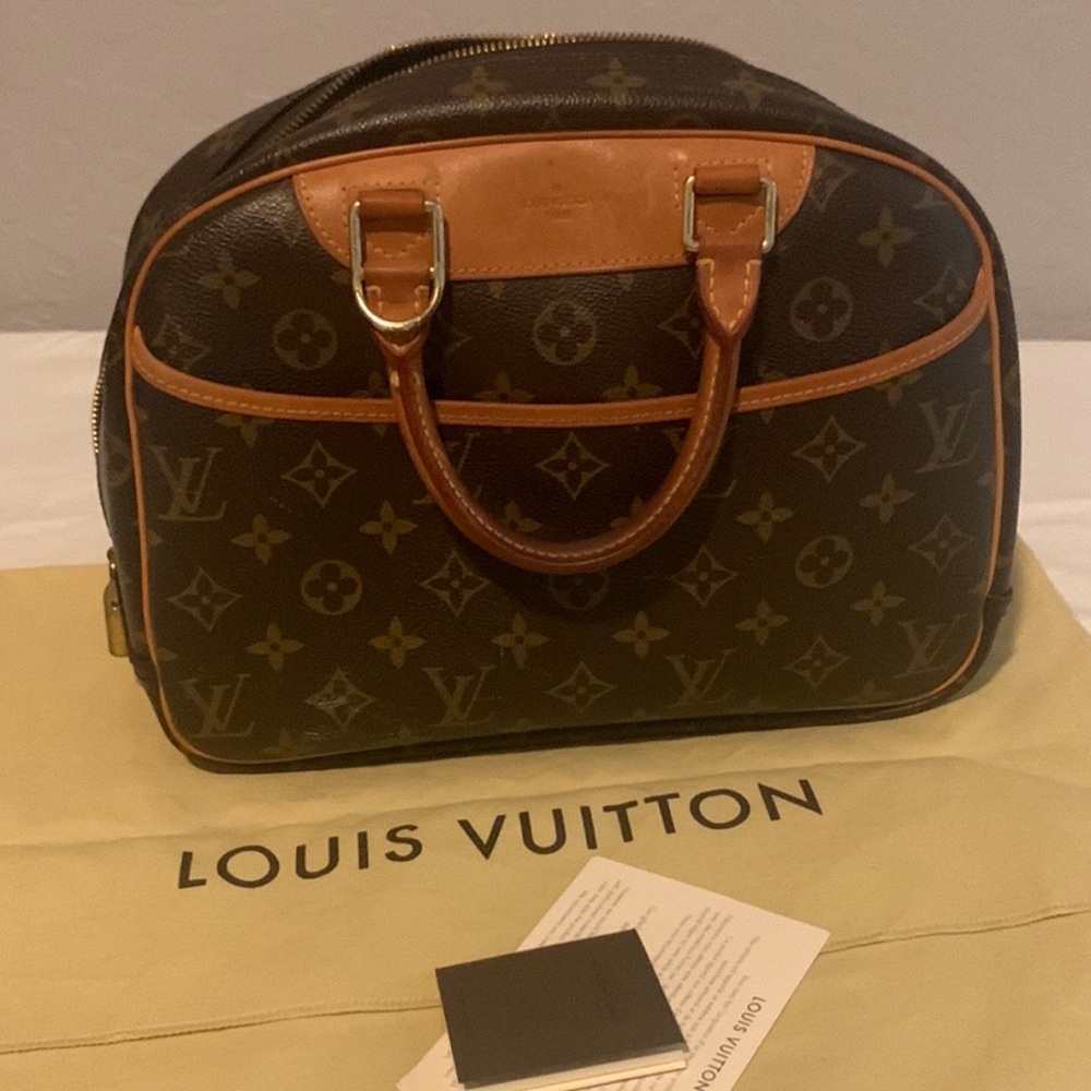 💯 Authentic Louis Vuitton Trouvile Monogram Canvas bag.
